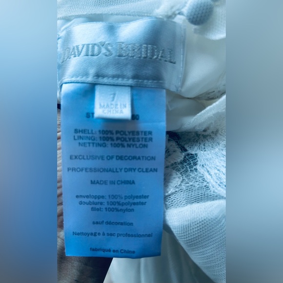 David’s Bridal Little Girls Soft White Lace / Crochet Flower Dress / Size 7 - Picture 12 of 13